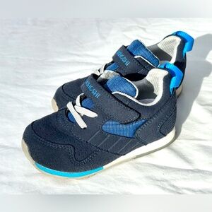 Boys Navy Tsukihoshi Racer sneaker in size 7.5